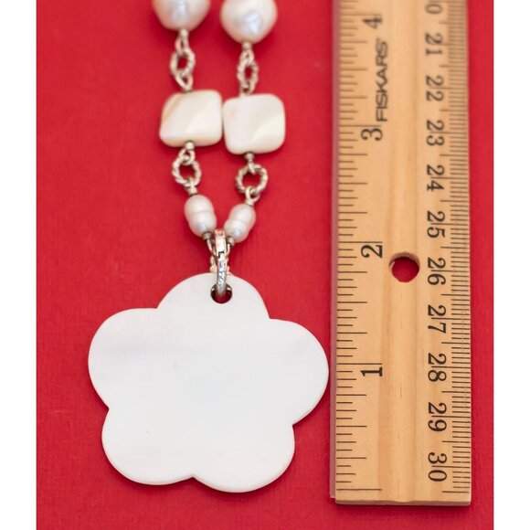 Vintage Beauty of Nature Floral Necklace by Avon, 18 Inches - F26 - Picture 3 of 3